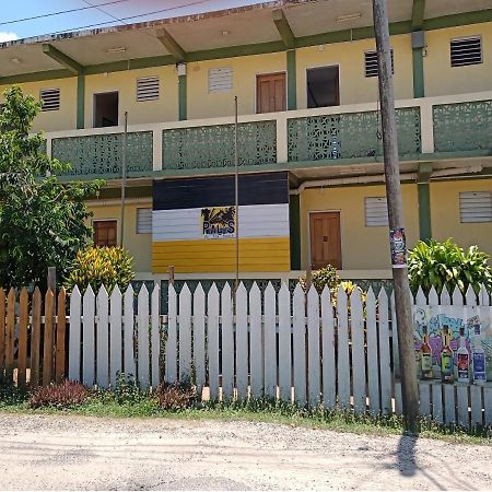 Pal'S On The Beach - Dangriga, Belize Екстер'єр фото