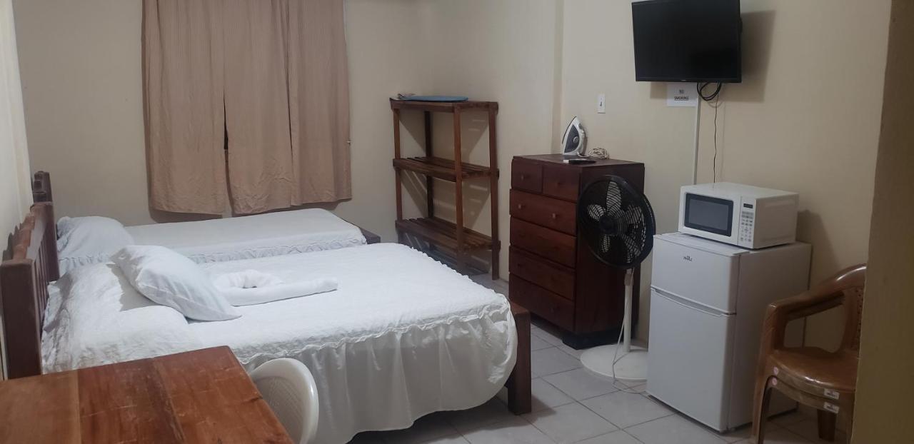 Pal'S On The Beach - Dangriga, Belize Екстер'єр фото