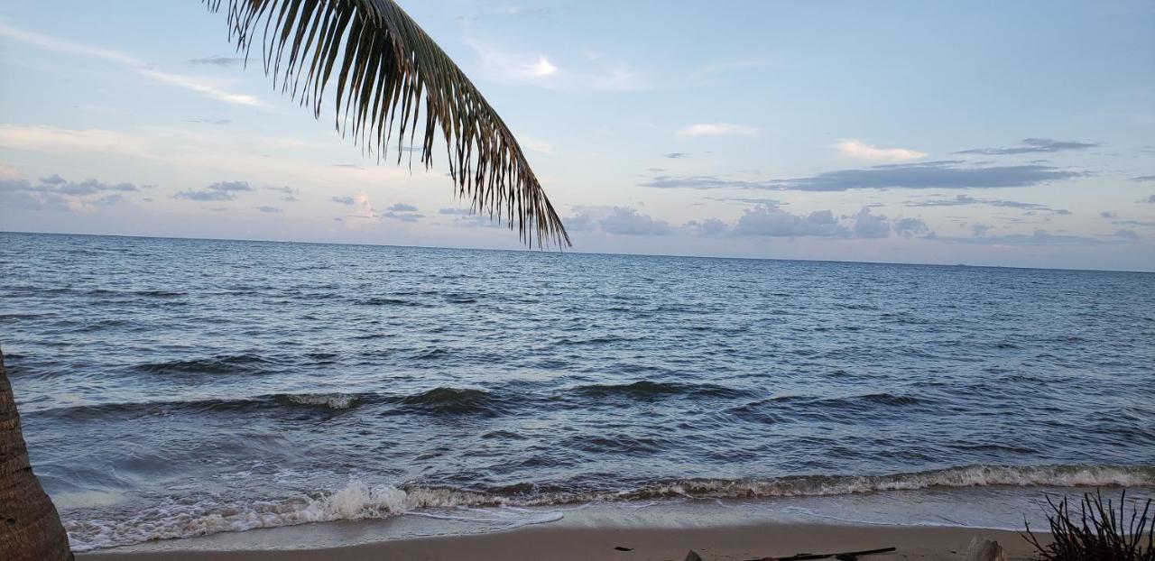 Pal'S On The Beach - Dangriga, Belize Екстер'єр фото