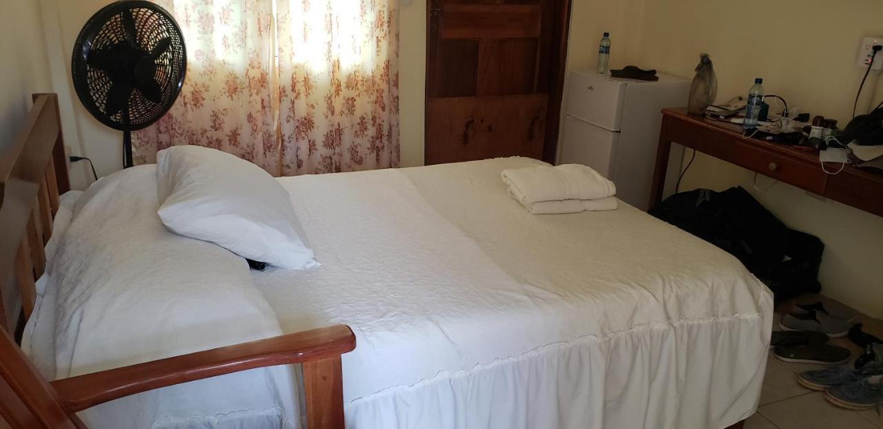 Pal'S On The Beach - Dangriga, Belize Екстер'єр фото