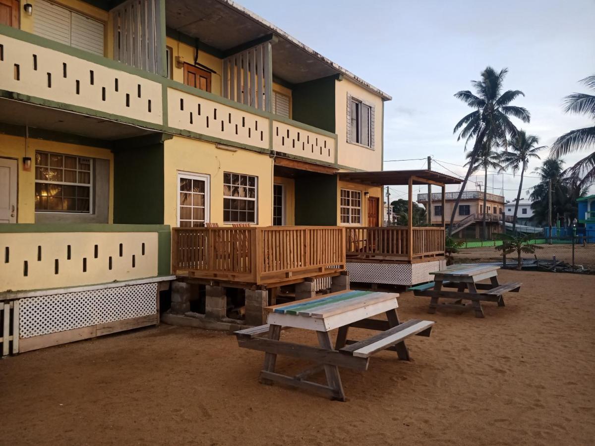 Pal'S On The Beach - Dangriga, Belize Екстер'єр фото