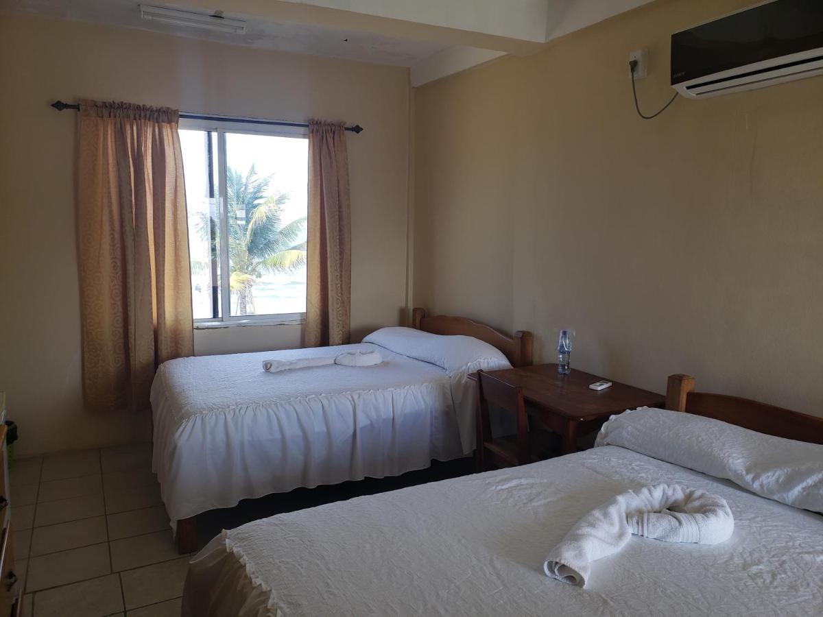 Pal'S On The Beach - Dangriga, Belize Екстер'єр фото